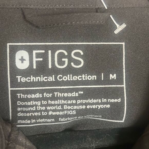 ✨Figs Nala Shortsleeve Black Sz Medium ScrubPolo✨ - Picture 5 of 10